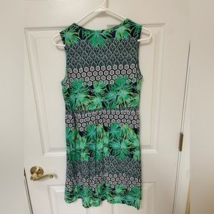 Old Navy small sleeveless ladies dress.
